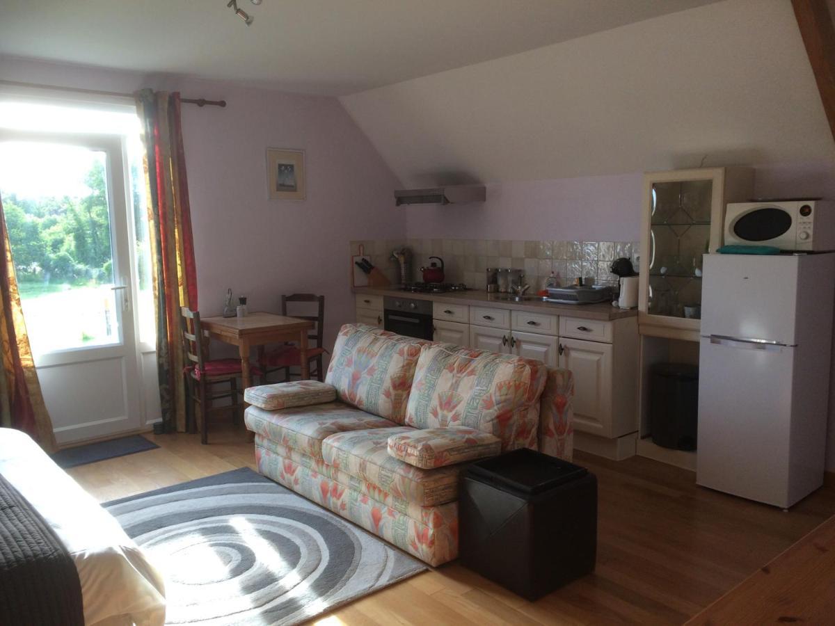 Bed and Breakfast Les Petits Chenes La Pellerine  Екстер'єр фото