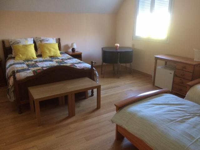 Bed and Breakfast Les Petits Chenes La Pellerine  Екстер'єр фото